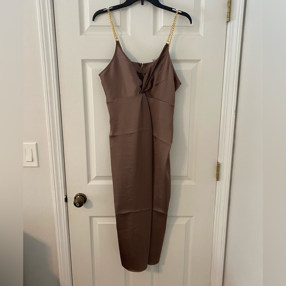 Mauve Express Dress with chain straps - Picture 2 of 7